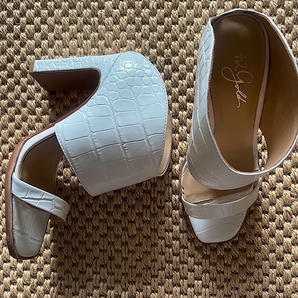 Like new sandals from 42 Gold